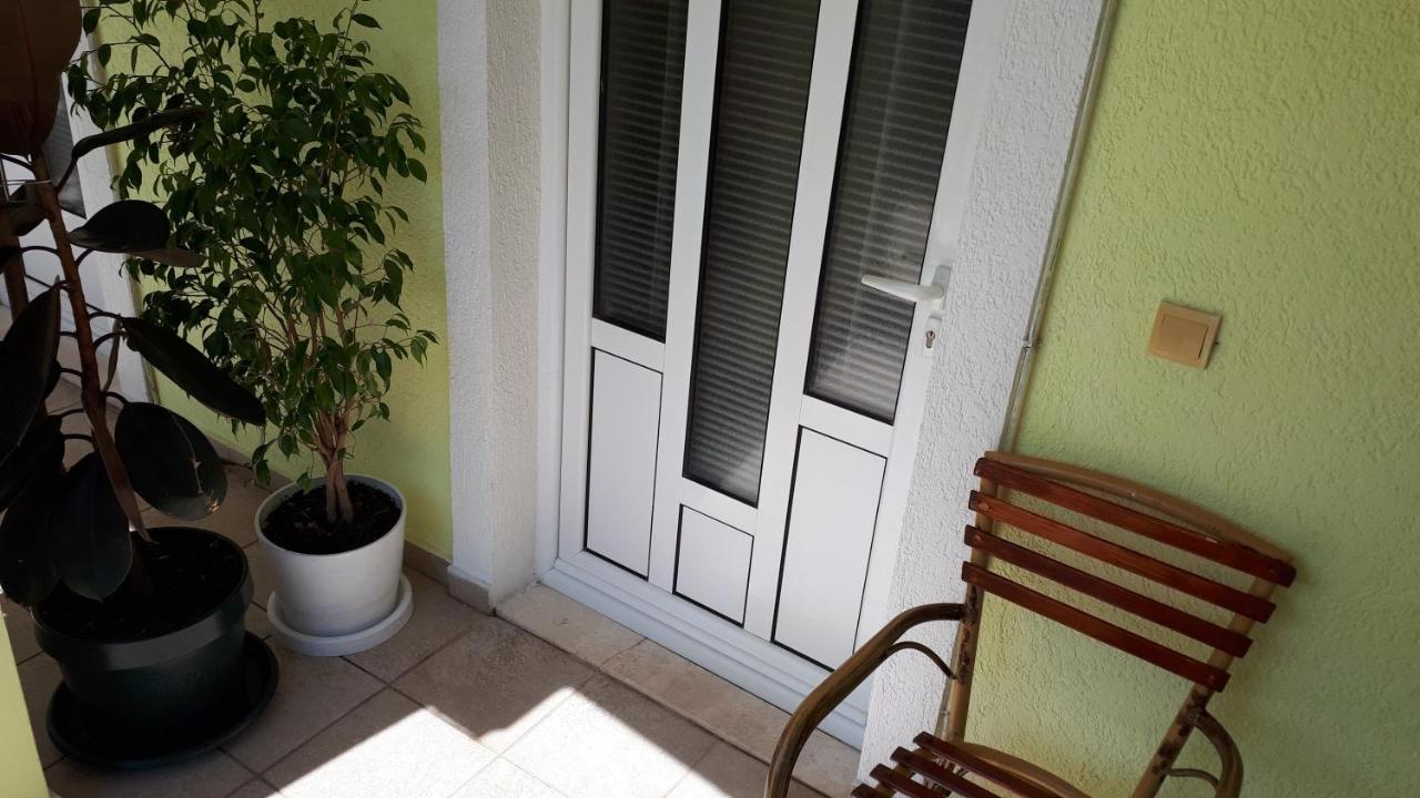 Apartments Simo Petrovac na moru Exterior foto
