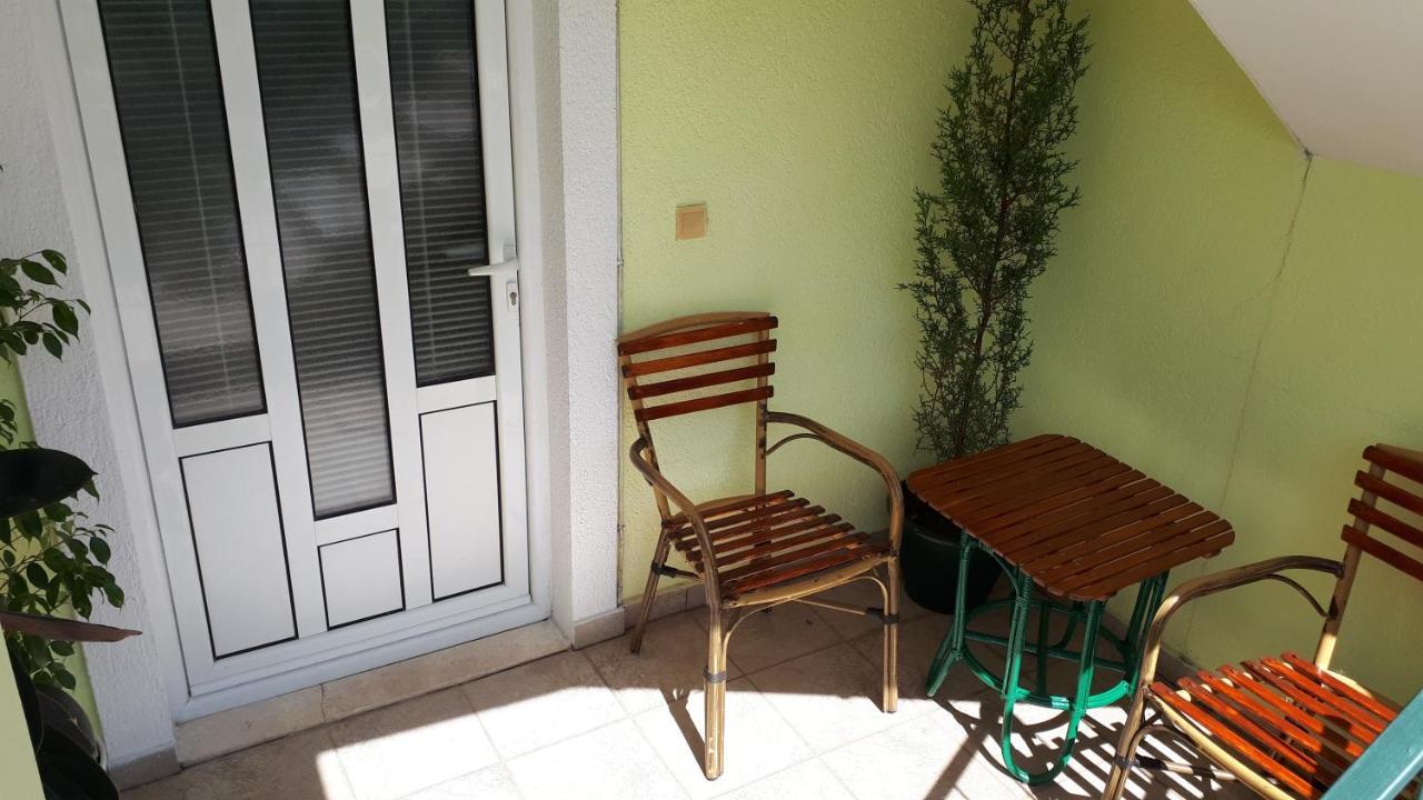 Apartments Simo Petrovac na moru Exterior foto